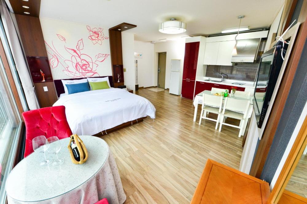 Moonlight Blue Pension Капхьон Екстериор снимка